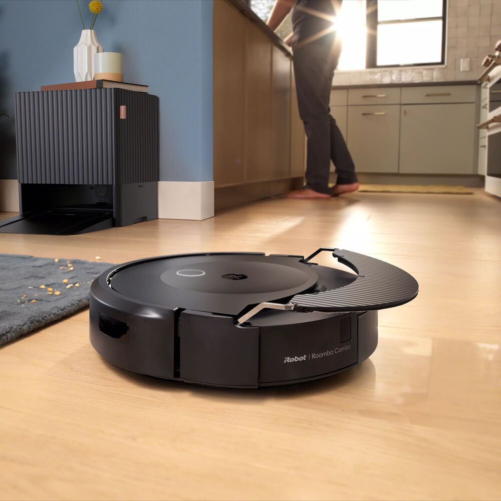 Roomba Combo® 10 Max robot AutoWash dock