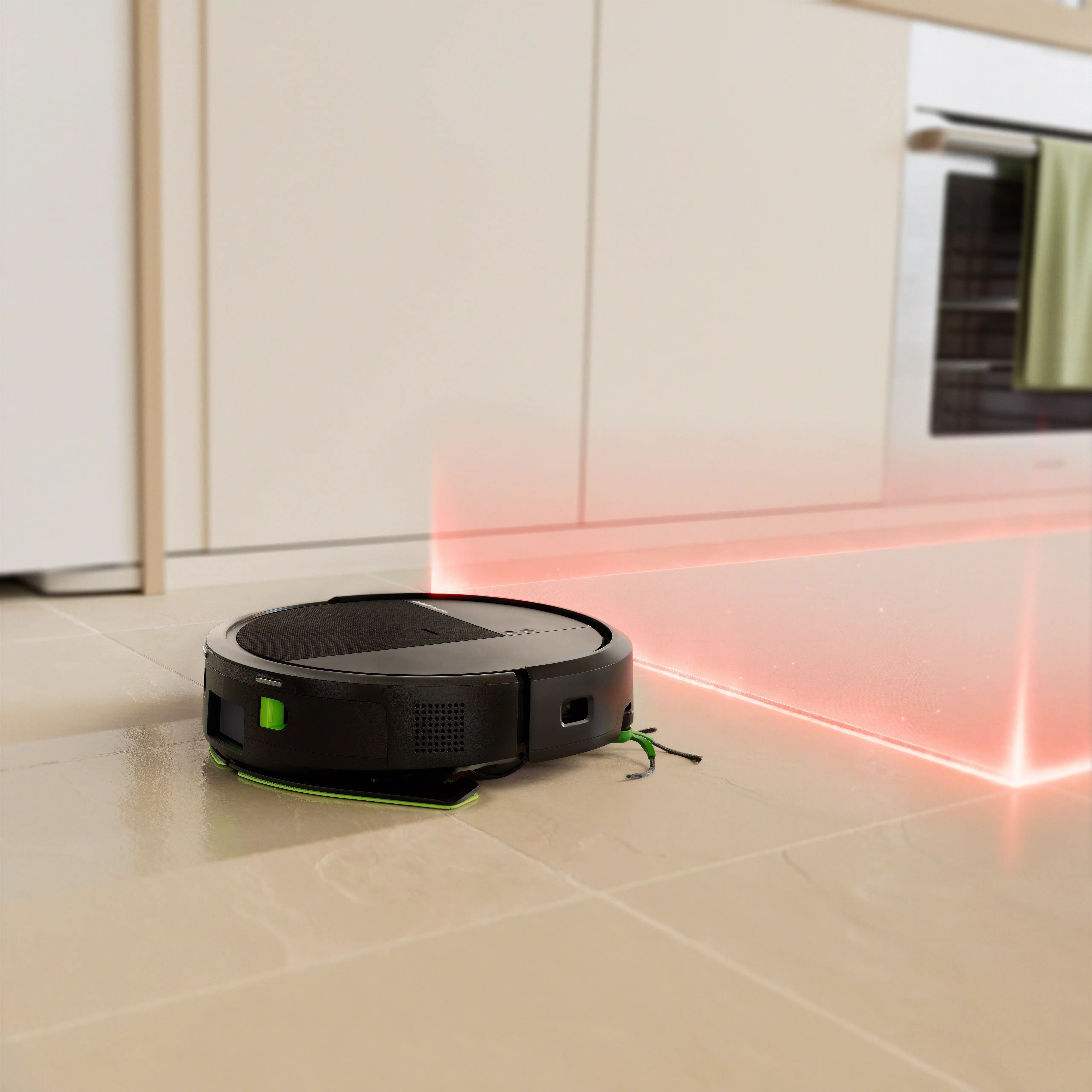 Roomba® 115 Combo Robot + AutoEmpty™ Dock - Black