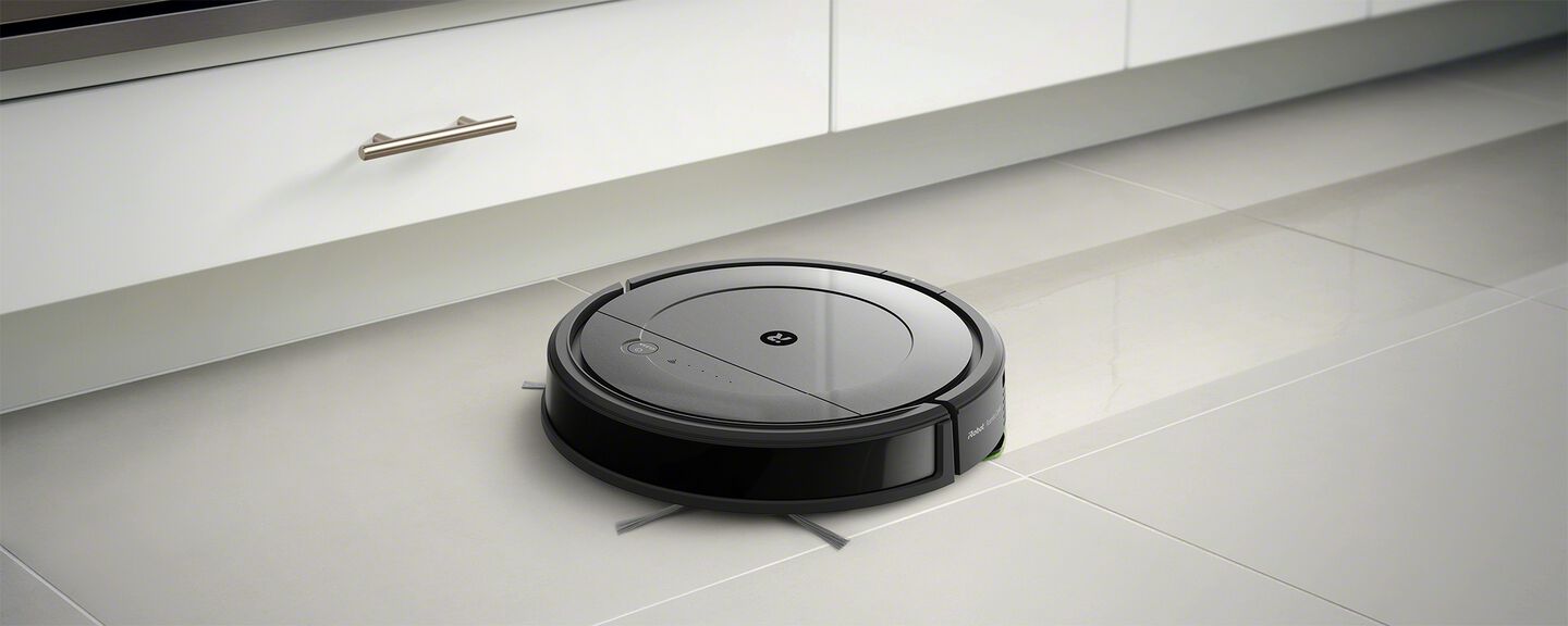 Un robot Roomba fregando el suelo