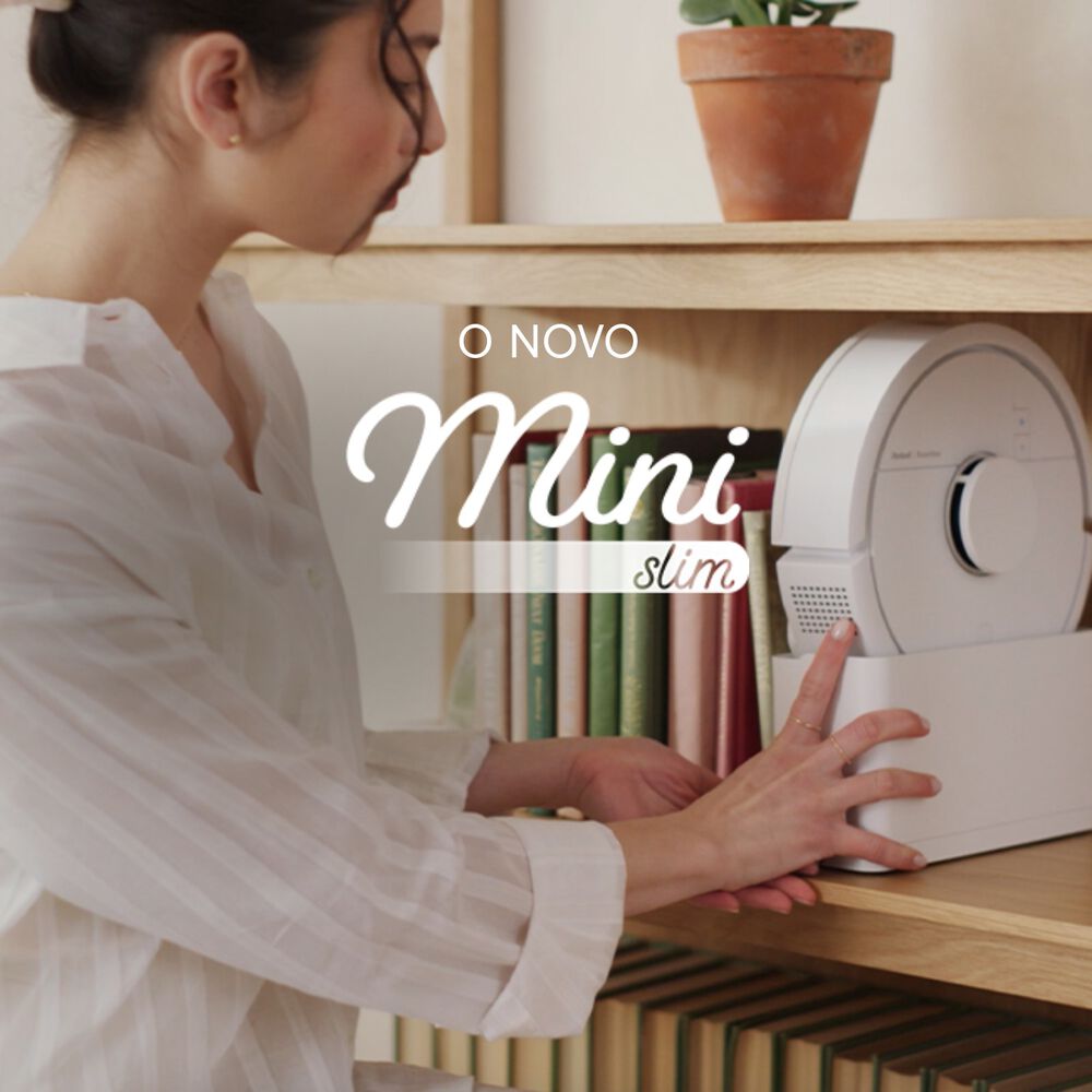O Roomba&reg; Mini com Suporte SlimCharge&trade; prova que uma limpeza potente n&atilde;o precisa de mais espa&ccedil;o.